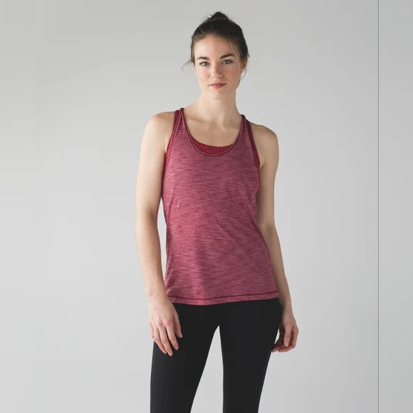 𝙇𝙐𝙇𝙐𝙇𝙀𝙈𝙊𝙉 - 𝙏𝙬𝙞𝙨𝙩 & 𝙏𝙤𝙞𝙡 𝙏𝙖𝙣𝙠 𝙏𝙤𝙥 - Picture 1 of 12